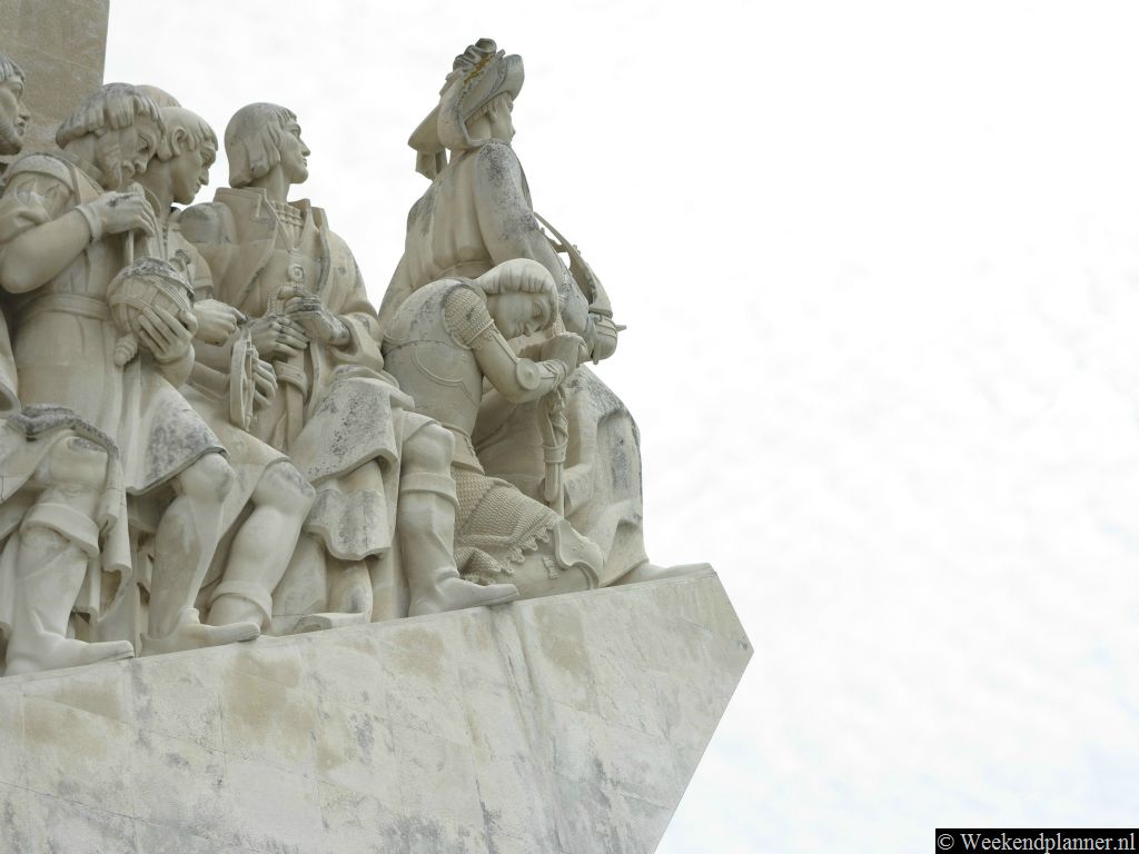 Op het Monument van de Ontdekkingen (anno 1960) in Belém staan personen die een rol hebben gespeeld in de geschiedenis van Portugal. Vooraan staat Hendrik de Zeevaarder.